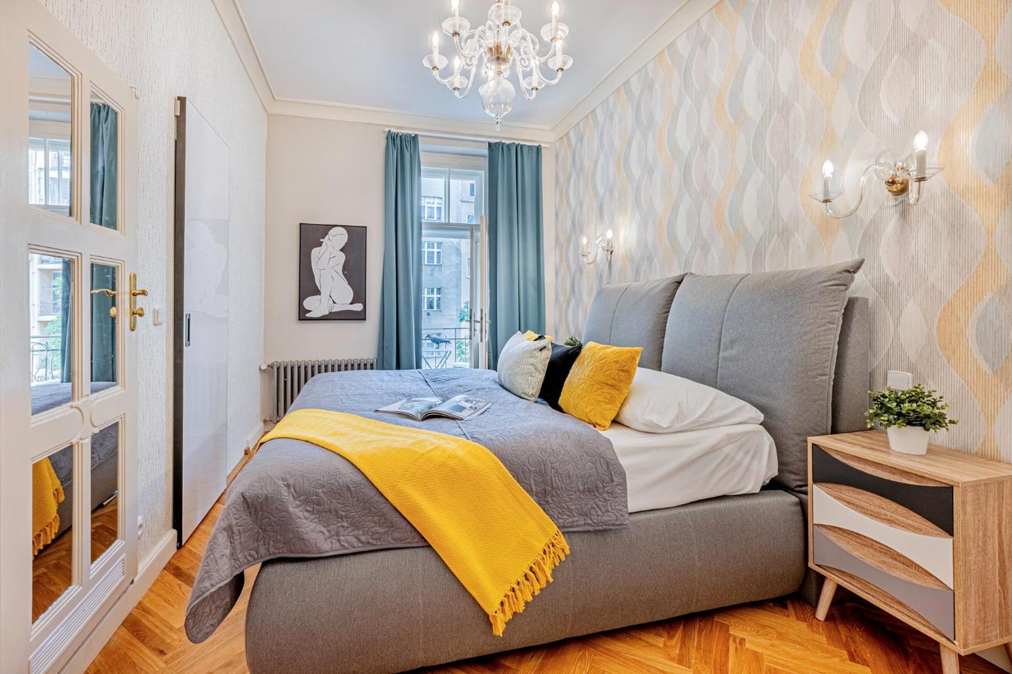 Days - 2bdr - 2 Balconies - Residential Area Apartment Prague